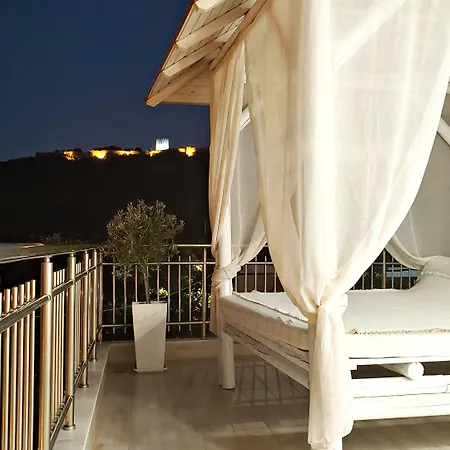 Efrosini & 4* פראליה פנטליימונוס