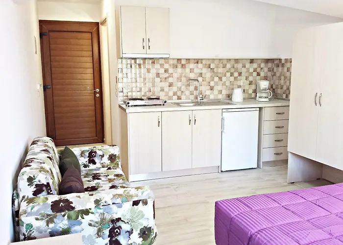 Efrosini & Apart-hotel 4*