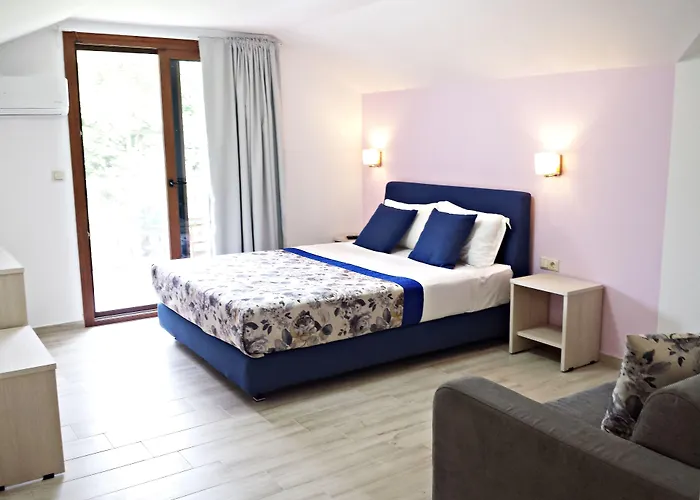 Apart-hotel Efrosini & Paralia Panteleimonos