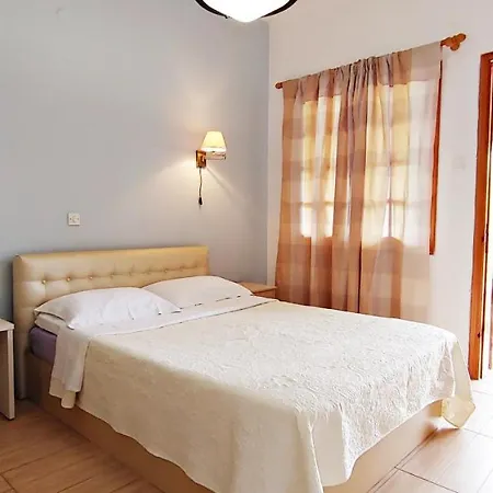 Aparthotel Efrosini & Paralia Panteleimonos