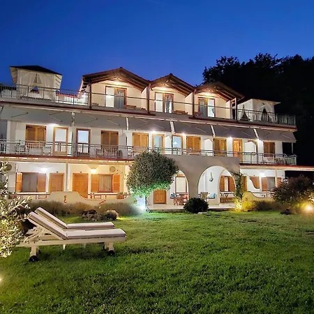 Efrosini & 4* Paralia Panteleimonos