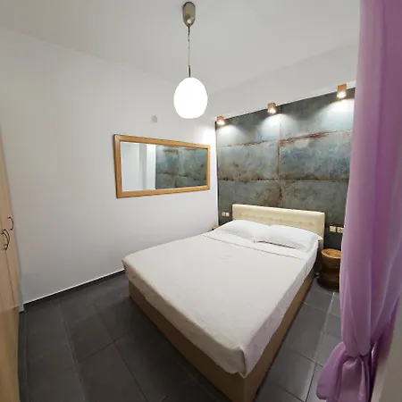 Efrosini & Hotel apartamentowy 2*