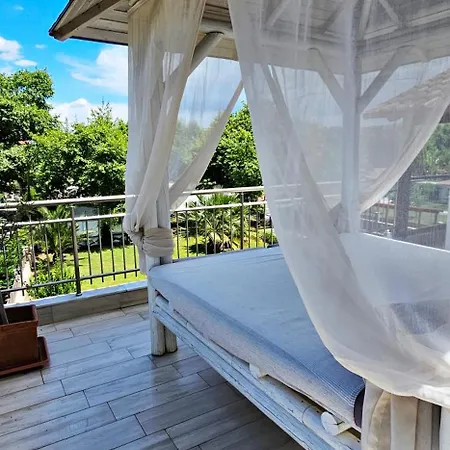 Hotel apartamentowy Efrosini & Paralia Panteleimonos