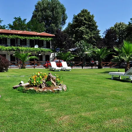 Efrosini & 4* Paralia Pantaleimonos