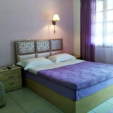 Efrosini & Aparthotel 4*
