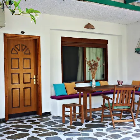 Efrosini & Apartahotel