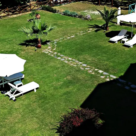 Aparthotel Efrosini &