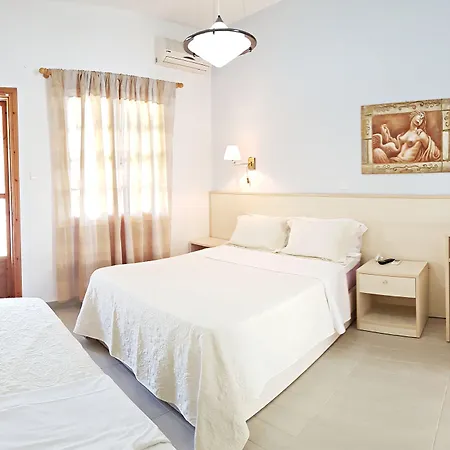 Efrosini & Paralia Panteleimonos