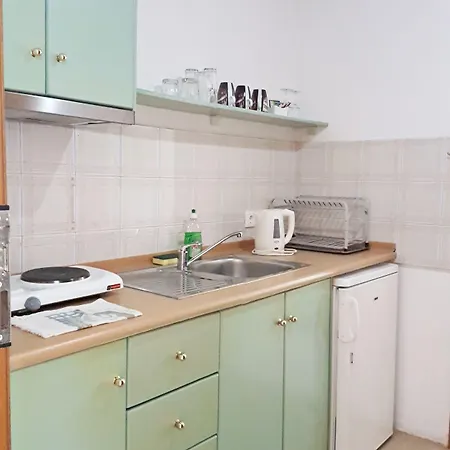 Apartahotel Efrosini &