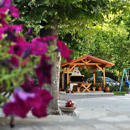Hotel apartamentowy Efrosini & Paralia Panteleimonos