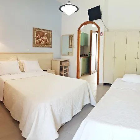 Efrosini & 4* Paralia Pantaleimonos