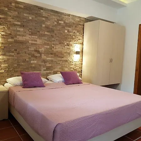 Aparthotel Efrosini & Paralia Panteleimonos