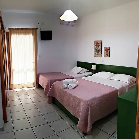 Efrosini & 2* Paralia Panteleimonos