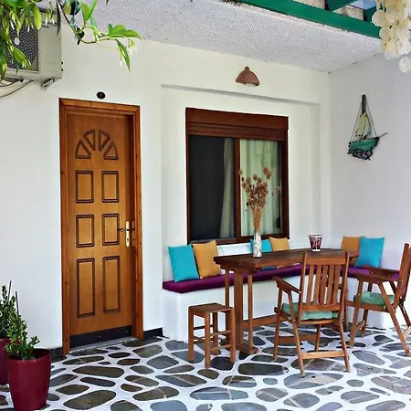 Aparthotel Efrosini & 2*