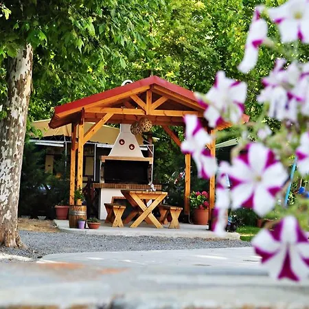 Efrosini & Hotel apartamentowy 2*